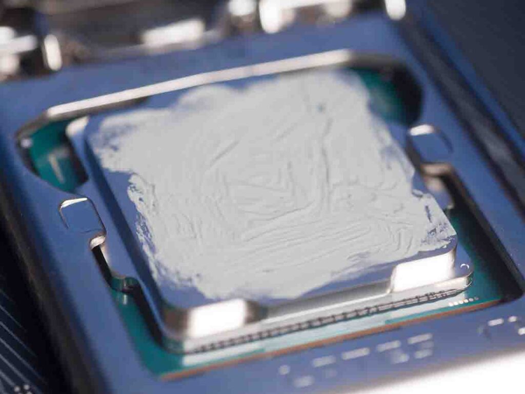 How long does thermal paste last on CPU?